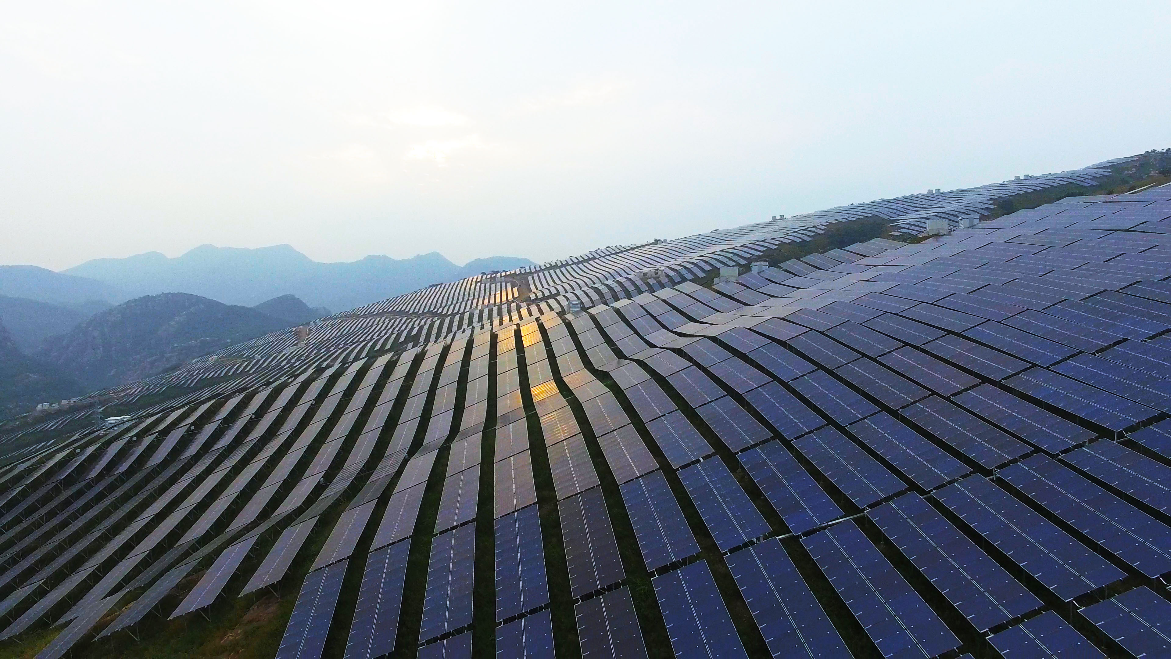 Xinyi Solar Holdings Ltd Stock